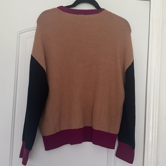 NWT Express Women's Relaxed Sweater Tan/Black/Fuchsia Sz M - Picture 6 of 8